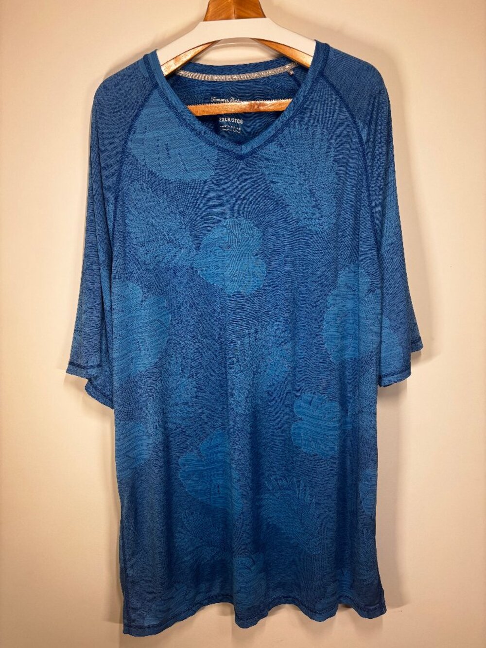 Tommy Bahama IslandZone Performance Tropical Leaf V-Neck Shirt Men's 2XLB Blue